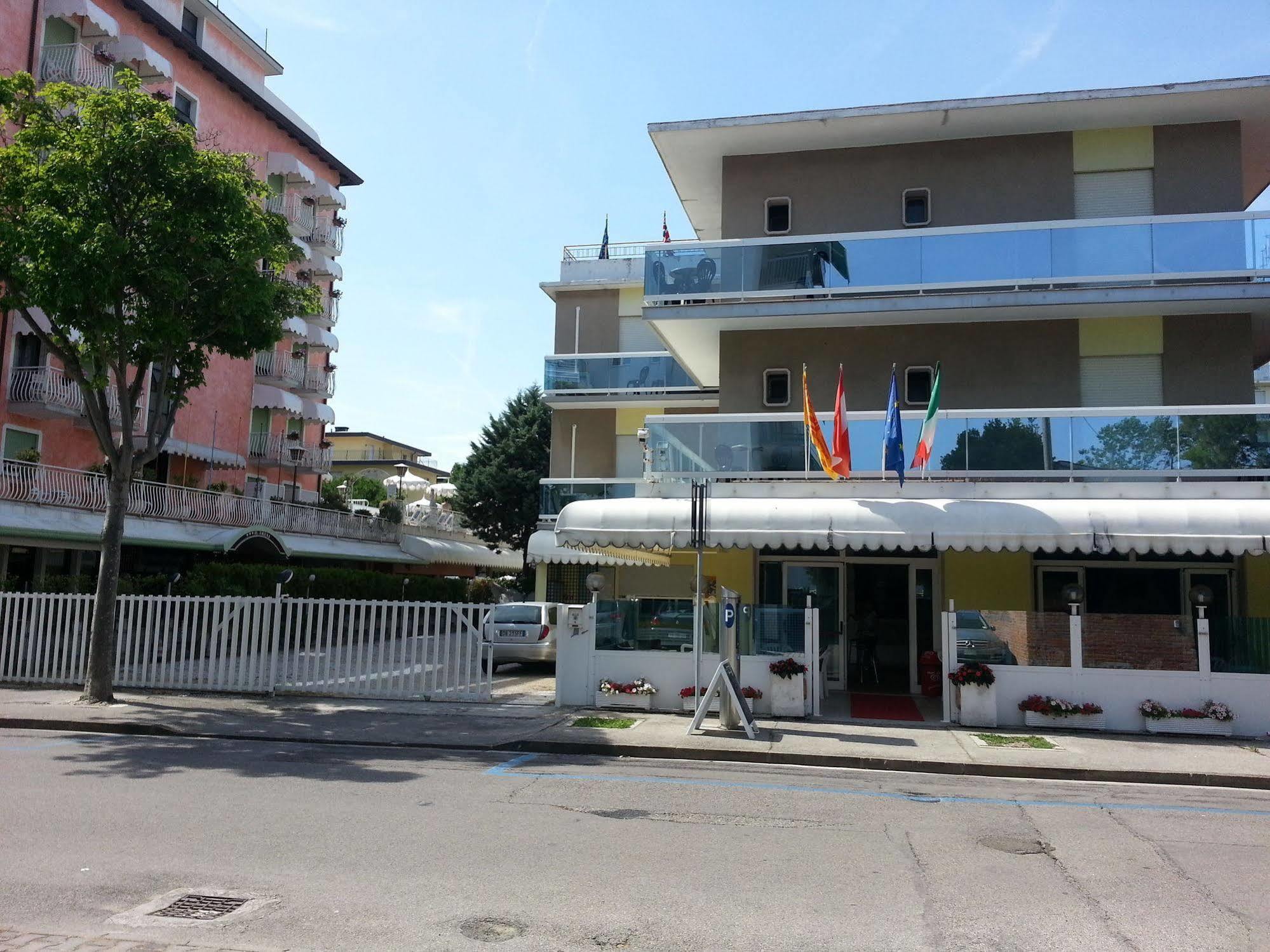 Hotel Laguna Lido di Jesolo Bagian luar foto